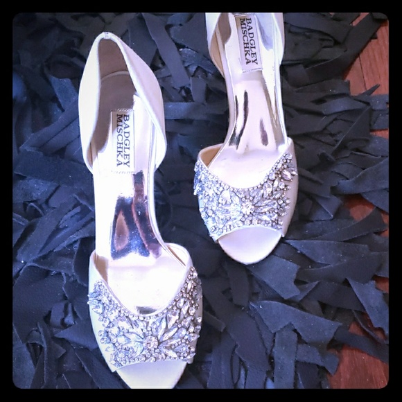 badgley mischka hansen crystal embellished sandal